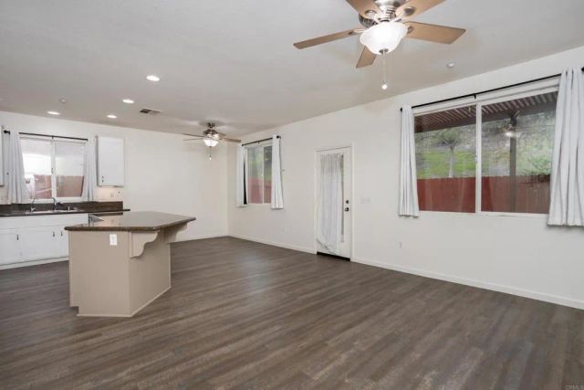 8772 Glen Vista Way, Santee, CA 92071