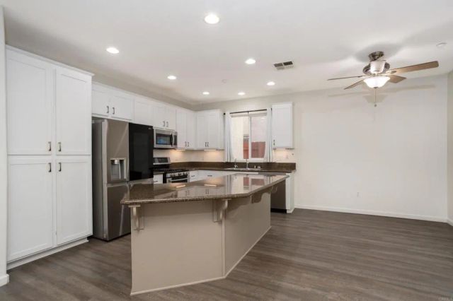 8772 Glen Vista Way, Santee, CA 92071