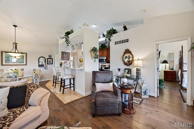 125 Warren Manor B, Highland, IL 62249