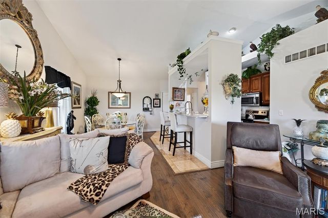 125 Warren Manor B, Highland, IL 62249