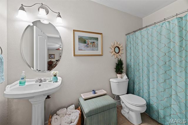 125 Warren Manor B, Highland, IL 62249