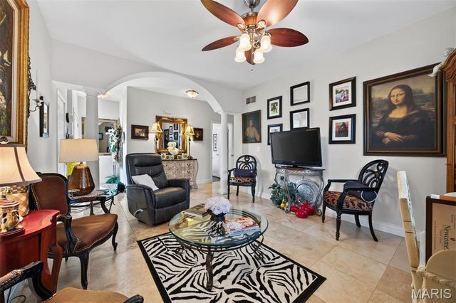 125 Warren Manor B, Highland, IL 62249