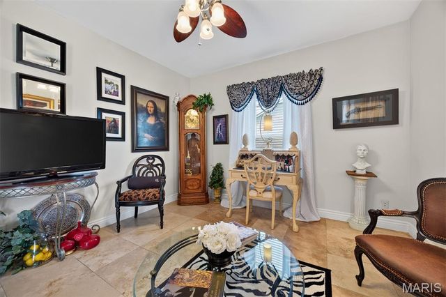 125 Warren Manor B, Highland, IL 62249