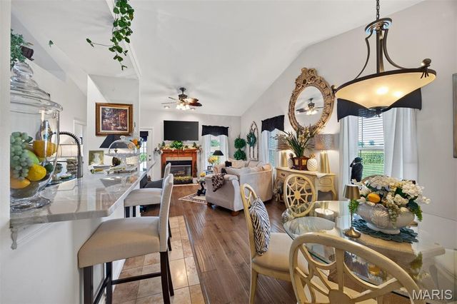 125 Warren Manor B, Highland, IL 62249