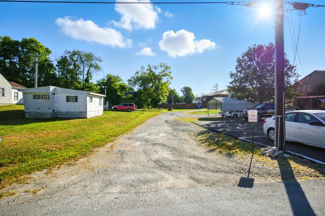 506 W Broadway Street, Lawrenceburg, KY 40342