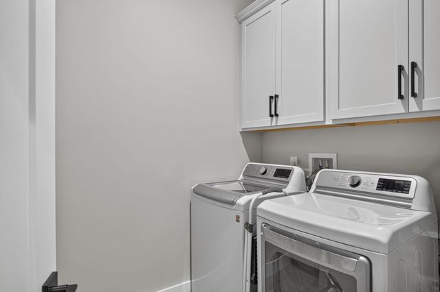 17 Kestrel Heights, Plymouth, MA 02360
