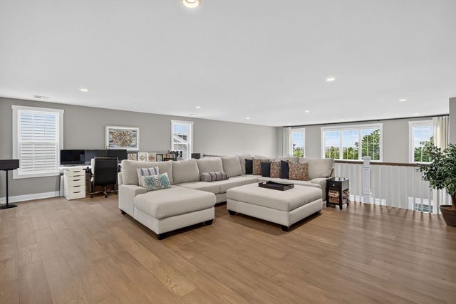 17 Kestrel Heights, Plymouth, MA 02360