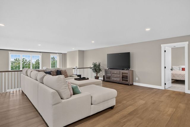 17 Kestrel Heights, Plymouth, MA 02360