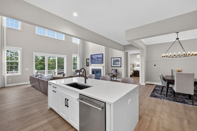 17 Kestrel Heights, Plymouth, MA 02360