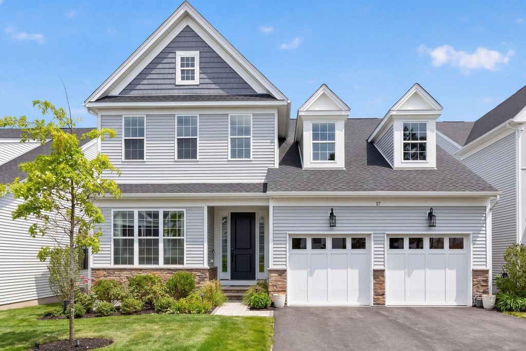 17 Kestrel Heights, Plymouth, MA 02360