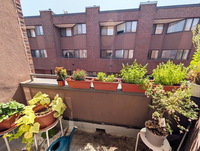 147 Kelton St 706, Boston, MA 02134