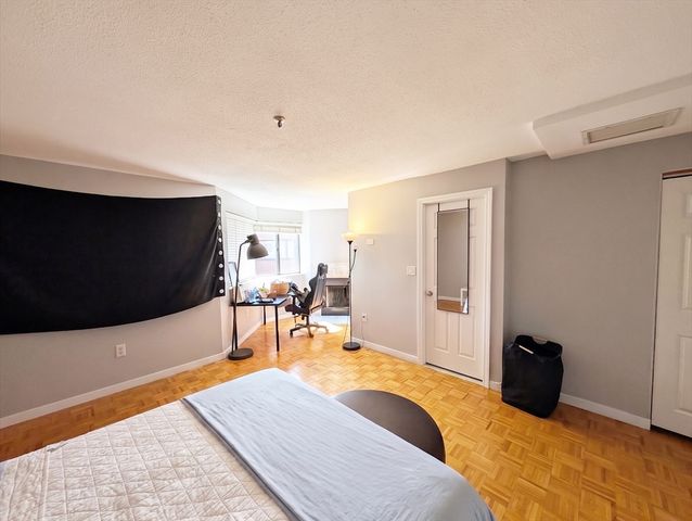 147 Kelton St 706, Boston, MA 02134