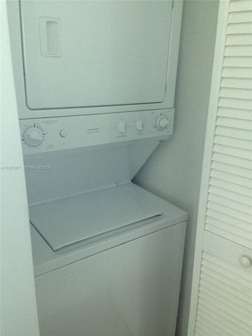 951 Brickell Ave 2207, Miami, FL 33131