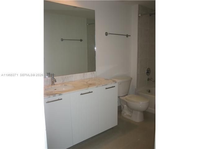 951 Brickell Ave 2207, Miami, FL 33131