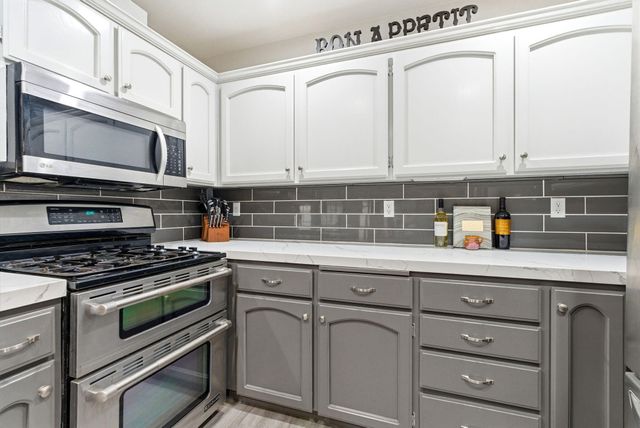 1152 N Noyes Court, Visalia, CA 93291