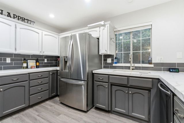 1152 N Noyes Court, Visalia, CA 93291