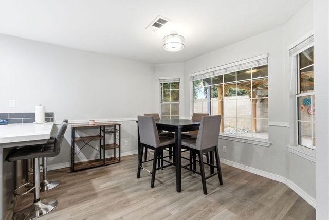 1152 N Noyes Court, Visalia, CA 93291