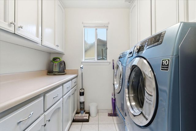 1152 N Noyes Court, Visalia, CA 93291