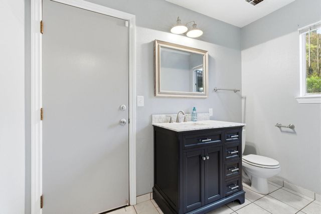 1152 N Noyes Court, Visalia, CA 93291