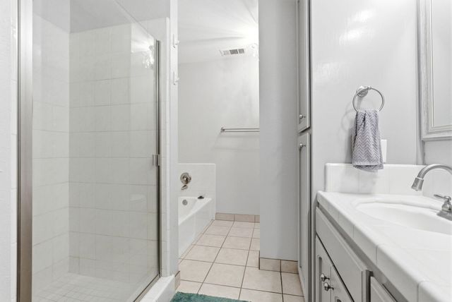 1152 N Noyes Court, Visalia, CA 93291