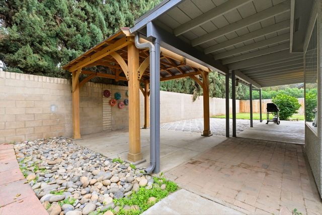 1152 N Noyes Court, Visalia, CA 93291