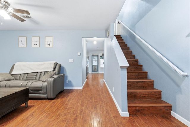 1152 N Noyes Court, Visalia, CA 93291