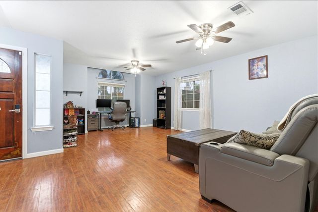 1152 N Noyes Court, Visalia, CA 93291