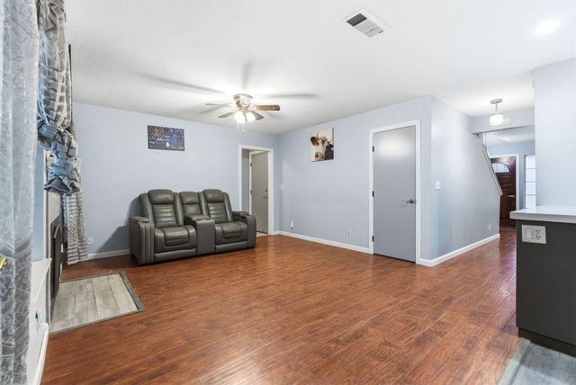 1152 N Noyes Court, Visalia, CA 93291