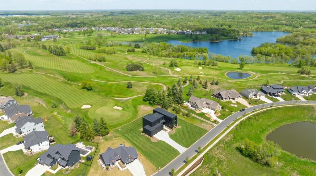 1353 Palmer Drive N, Lake Elmo, MN 55042