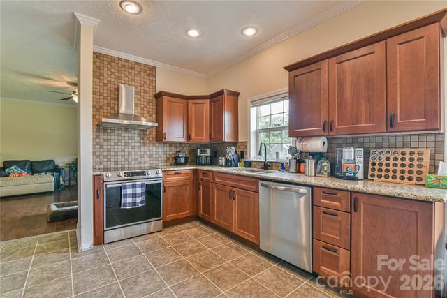 222 Erwin Hills Road, Asheville, NC 28806