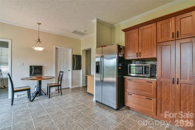 222 Erwin Hills Road, Asheville, NC 28806