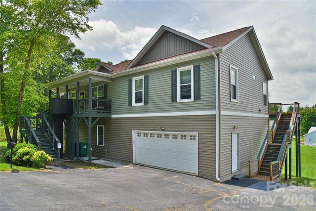 222 Erwin Hills Road, Asheville, NC 28806