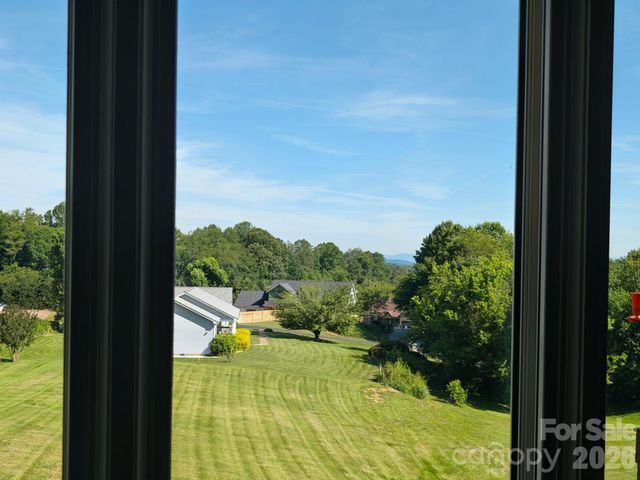 222 Erwin Hills Road, Asheville, NC 28806