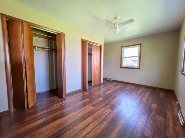 213 N High Street, Cambridge, WI 53523