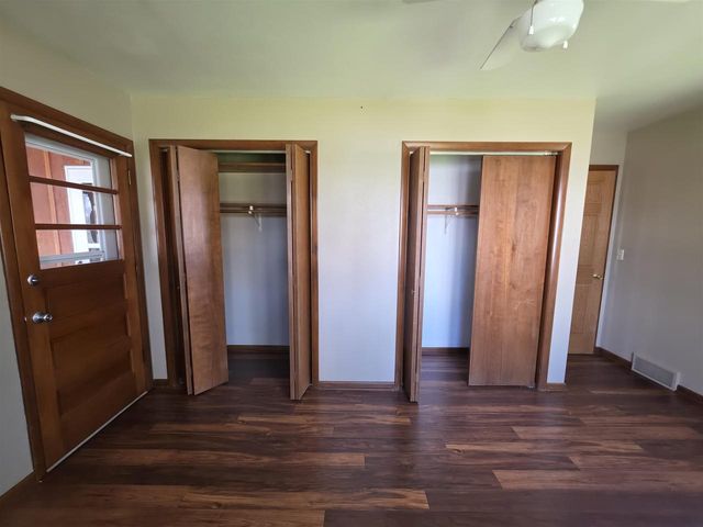 213 N High Street, Cambridge, WI 53523