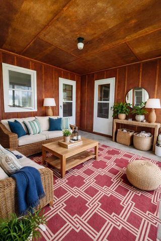 213 N High Street, Cambridge, WI 53523