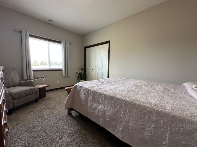 215 8th Avenue NE, Isanti, MN 55040