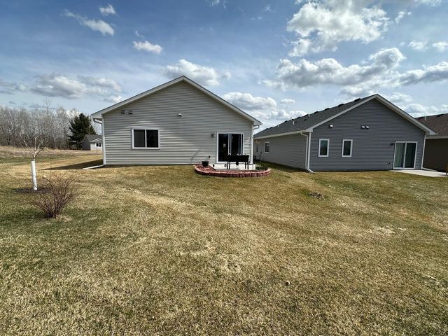 215 8th Avenue NE, Isanti, MN 55040