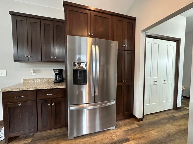 215 8th Avenue NE, Isanti, MN 55040