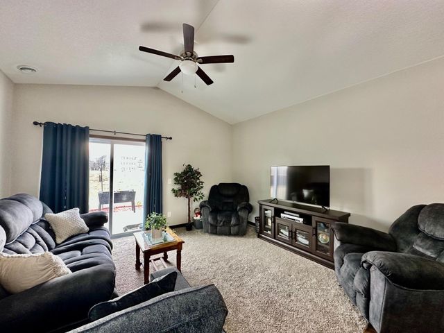 215 8th Avenue NE, Isanti, MN 55040