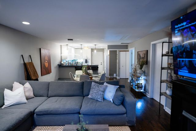 1812 S CLARK Street 16, Chicago, IL 60616
