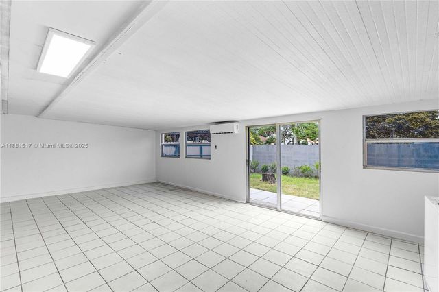 10102 SW 23rd Ter 0, Miami, FL 33165