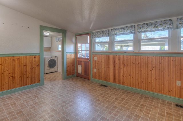 332 Pleasant St, Roseville, CA 95678