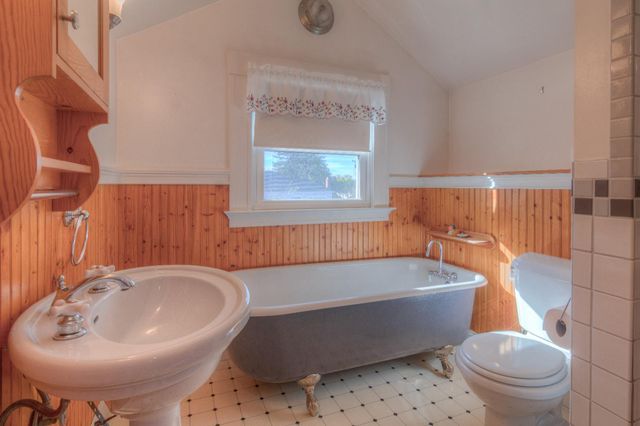 332 Pleasant St, Roseville, CA 95678