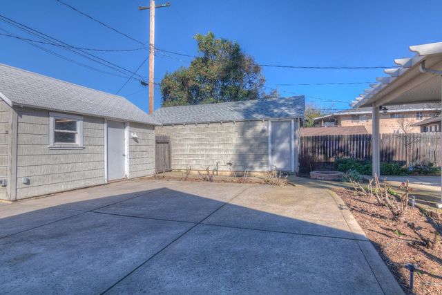 332 Pleasant St, Roseville, CA 95678