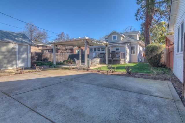 332 Pleasant St, Roseville, CA 95678