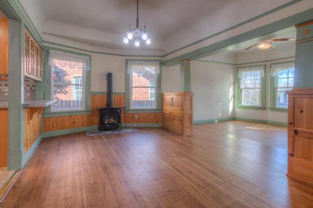 332 Pleasant St, Roseville, CA 95678