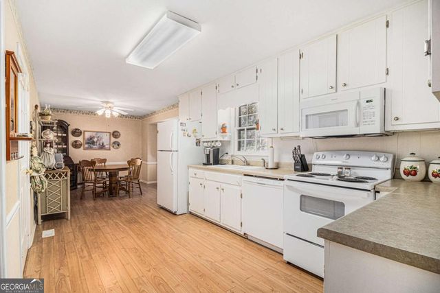 191 Hearthstone Drive S, Newnan, GA 30263