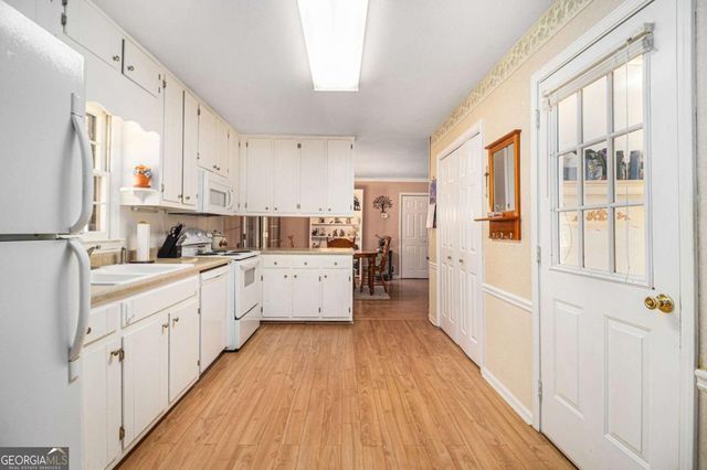 191 Hearthstone Drive S, Newnan, GA 30263