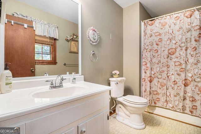 191 Hearthstone Drive S, Newnan, GA 30263